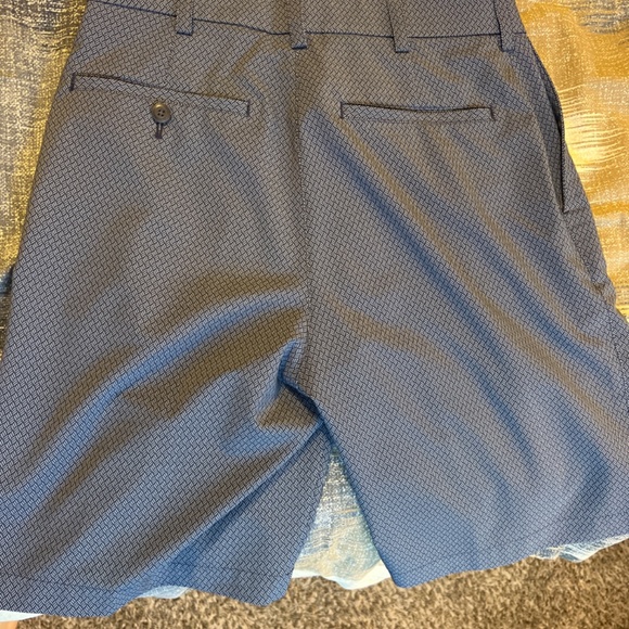 PGA Tour Golf Shorts - Picture 2 of 3